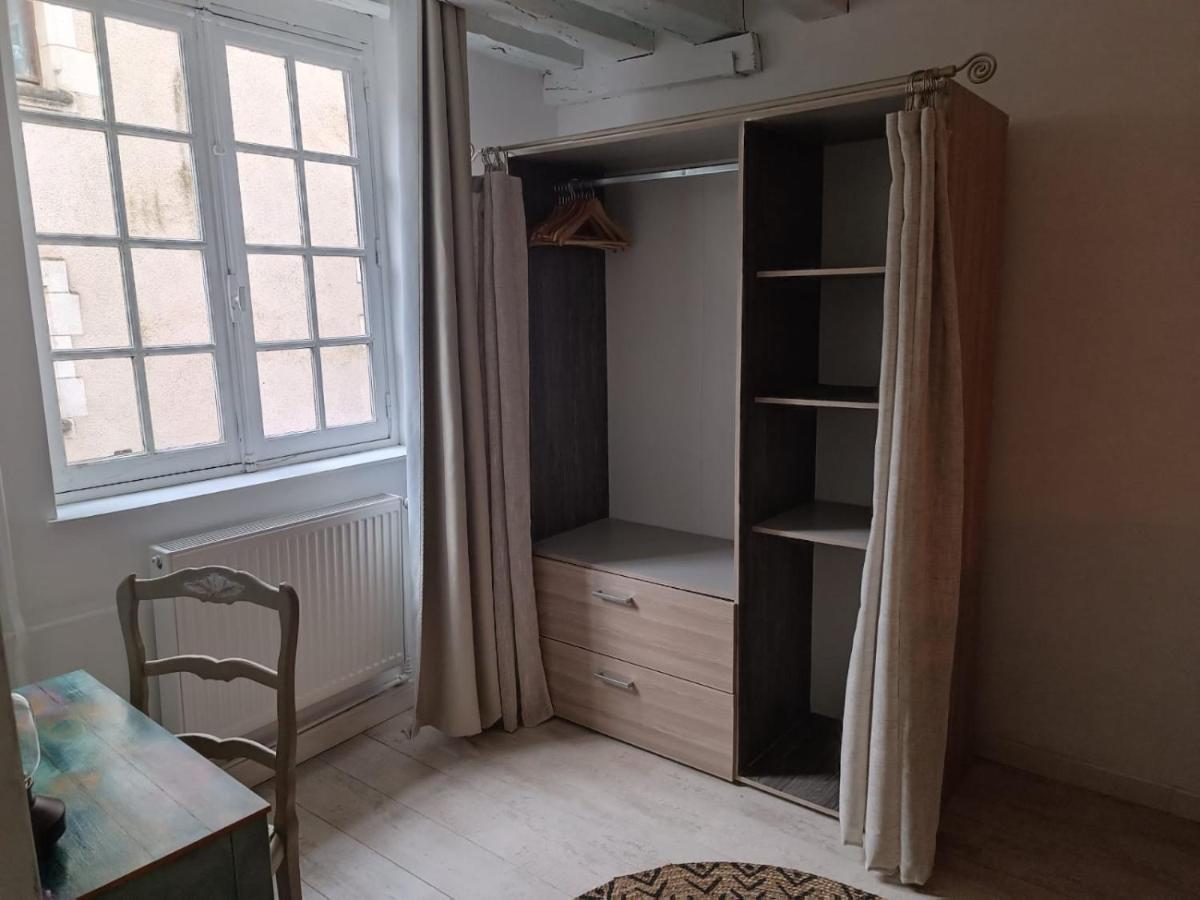Le Logis De La Rue Des Arts Apartment Blois Bagian luar foto